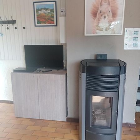 Le Repaire Des Ecureuils Vallee De Rabais Virton Bagian luar foto